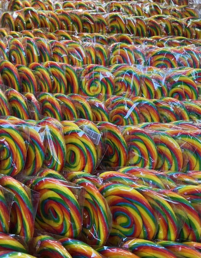 Hot Selling Lollypop Candy Rainbow Swirl Lollipops Wholesale Sweet Hard Candy Lollipop